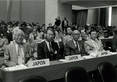 81.ª Conferencia Internacional del Trabajo con Hiroshi Tsujino, delegado de los Empleadores, y H. Kasakawa, Consejero de los Empleadores, 1994
